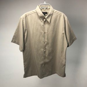 Perry Ellis Men’s Short Sleeve dress shirt Size L